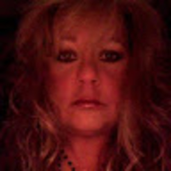 Meet your Posher, Christina - Picture 1 of 1